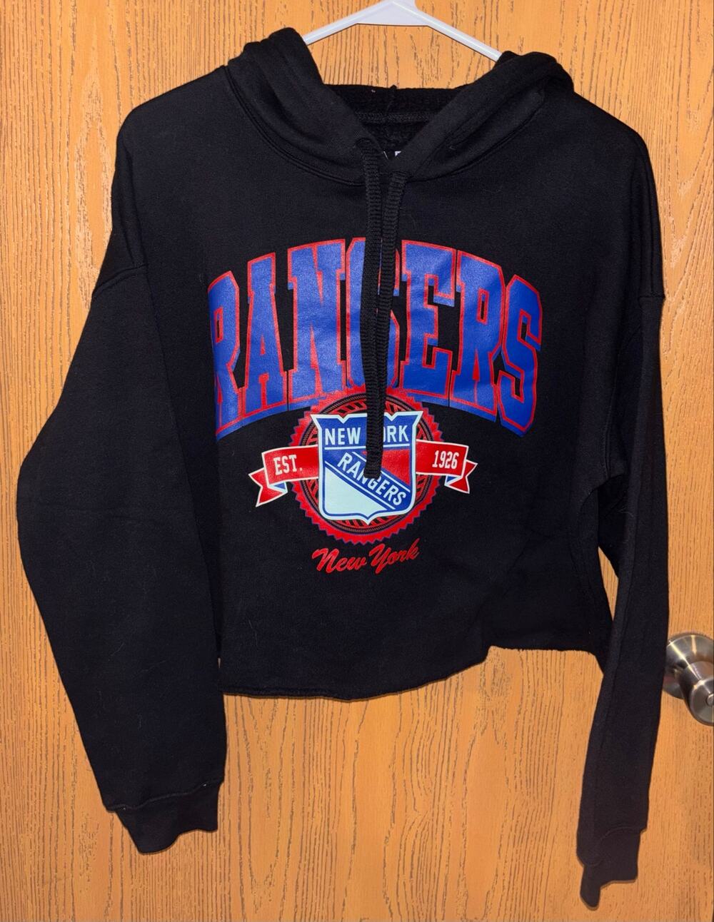 Wear by Erin Andrews NHL New York Rangers black women’s cropped hoodie (large)